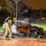 de-auto-is-volledig-verwoest.webp