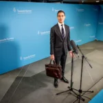 den-haag-informateur-rianne-letschert-en-de-onderhandelaars-rob-jetten-d66-dilan-yesilgoz-vvd-en-hen.webp