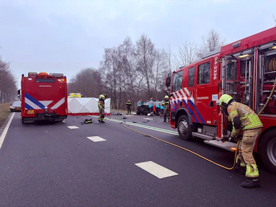 hulpdiensten-massaal-aanwezig-na-ernstig-ongeluk-bij-dedemsvaart.webp