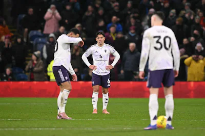 manchester-united-s-argentinian-defender-06-lisandro-martinez-c-reacts-after-burnley-equalised-2-2-d.webp