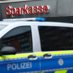 opnieuw-sparkasse-bank-beroofd-in-duitsland-2-miljoen-euro-aan-goud-gestolen.jpg