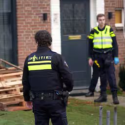 politie-onderzoekt-vuurwerk-naast-woning-ouderen-met-dementie-in-oss.jpg