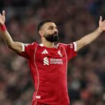 salah-schiet-vrije-trap-hard-raak-voor-liverpool-na-tikje-szoboszlai.jpg