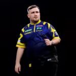 titelhouder-littler-plaatst-zich-voor-derde-jaar-op-rij-voor-finale-wk-darts.jpg