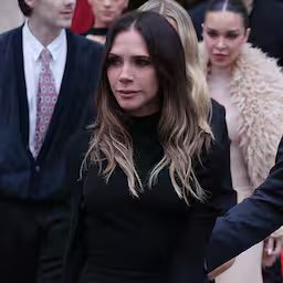 victoria-beckham-in-parijs-geeerd-voor-bijdrage-aan-modewereld.jpg
