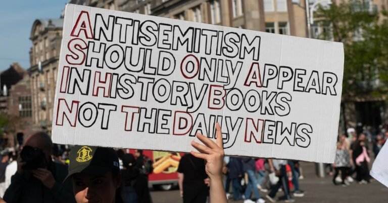 170226OPI_2031567235_antisemit.jpg