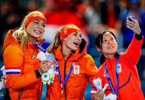 1771229045_olympische-winterspelen-2026-milaan-cortina-femke-kok-als-olympisch-kampioene-met-zilveren-jutta-lee.jpeg