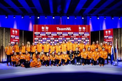 2026-01-05-15-10-59-heerenveen-groepsfoto-olympische-en-paralympische-sporters-tijdens-de-presentati.jpeg