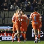 2026-02-07-19-19-01-zwolle-l-r-brandley-kuwas-of-fc-volendam-robin-van-cruijsen-of-fc-volendam-preci.jpeg