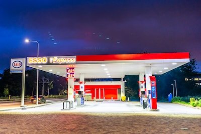 amstelveen-nederland-19-07-23-esso-express-tankstation-in-amstelveen-foto-joris-van-gennip.jpeg