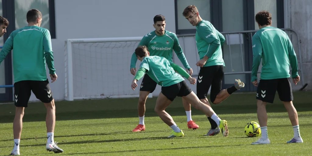 entrenamiento-betis-valencia-juan-flores-U36250010117WYj-1024x512@diario_abc.jpeg