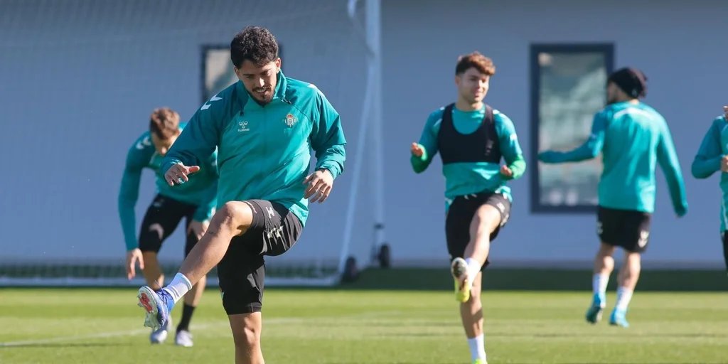 fornals-betis-entrenamiento-victor-U51503138585JGz-1024x512@diario_abc.jpg