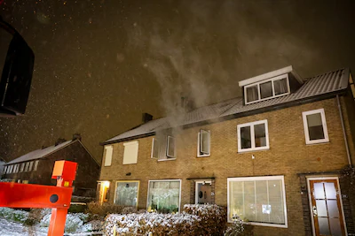 in-een-woning-in-oosterbeek-is-schade-ontstaan-na-een-brand.webp