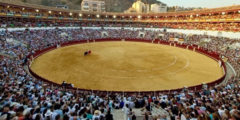 plaza-toros-malagueta-U52413570716ixe-1024x512@abc.jpg