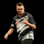 van-veen-ontsnapt-aan-snelle-exit-op-poland-darts-open-nijman-klopt-anderson.jpg