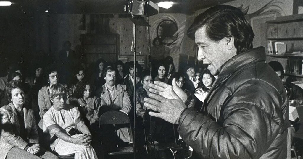 Cesar_chavez_en_huelga_hall_de_colegio_cesar_chavez-k1U-1200x630@diario_abc.jpg