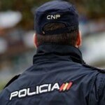 agente_policia_nacional-U24442410666klw-1200x630@diario_abc.jpg