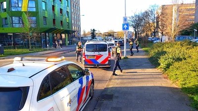 agenten-lopen-in-kogelwerende-vesten.jpeg