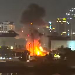 brand-in-amerikaanse-ambassade-in-irak-na-droneaanval.jpg