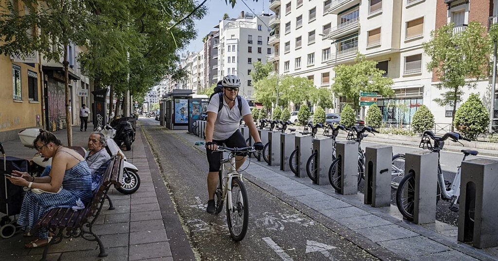 carril-bici-odonnel-U31788650036Vrg-1200x630@diario_abc.jpg
