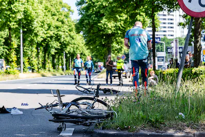 een-fietser-raakte-vrijdagmiddag-zwaargewond-bij-een-aanrijding-op-de-ringbaan-zuid.webp