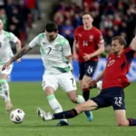 epa12852487-tomas-soucek-of-czechia-r-in-action-against-troy-parrott-of-ireland-l-during-the-fifa-wo.webp