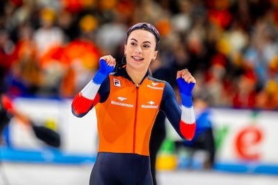 femke-kok-wint-de-eerste-500-meter-op-het-wk-sprint-in-een-nieuw-baanrecord.jpeg
