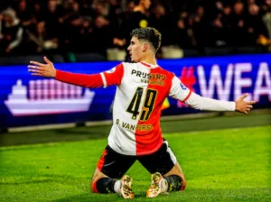 feyenoord-sparta-seizoen-2025-2026-shaqueel-van-persie-is-uitzinnig-van-vreugde-nadat-hij-zijn-tweed.webp