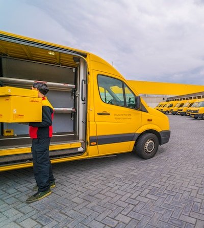 het-nieuwe-dhl-express-centrum-dat-in-den-hoorn-is-geopend.jpeg