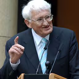 invloedrijke-duitse-filosoof-en-socioloog-jurgen-habermas-96-overleden.jpg