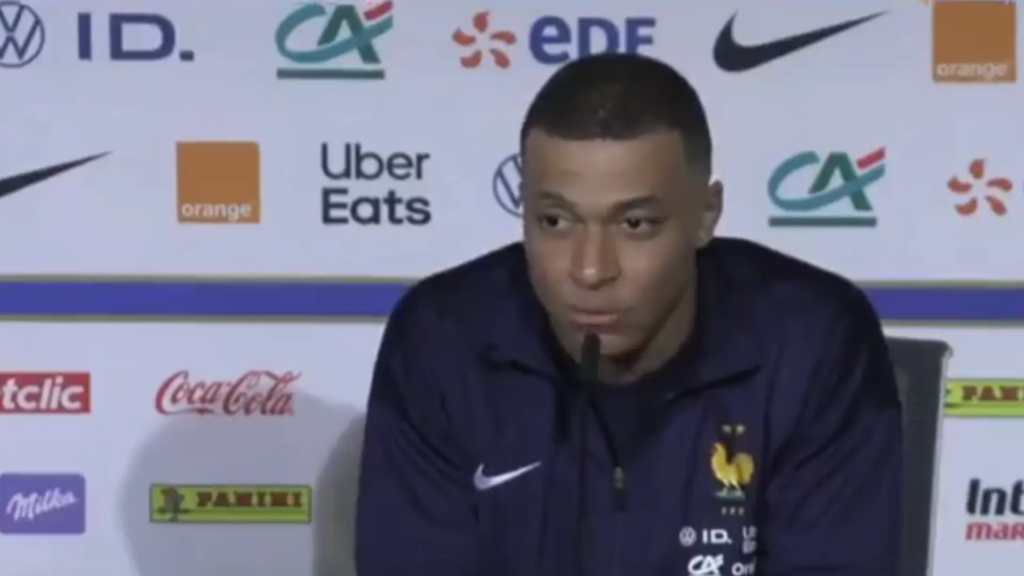 mbappe-en-rueda-de-prensa.png