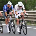 pogacar-wint-milaan-san-remo-ondanks-val-van-der-poel-komt-tekort-in-finale.jpg