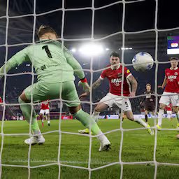 telstar-beklaagt-zich-over-tweede-treffer-az-na-mislopen-finale-ik-word-geduwd.jpg