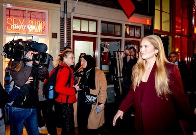 amsterdam-16-04-2026-prinses-van-oranje-prinses-amalia-brengt-op-uitnodiging-van-burgemeester-halsem.jpeg
