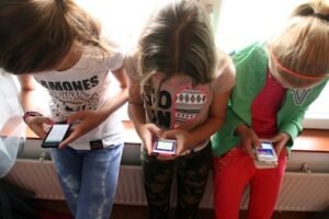 boggel-weer-terug-dankzij-tablets-en-smartphones-amsterdam-steeds-meer-jongeren-in-nederland-hebben.jpeg