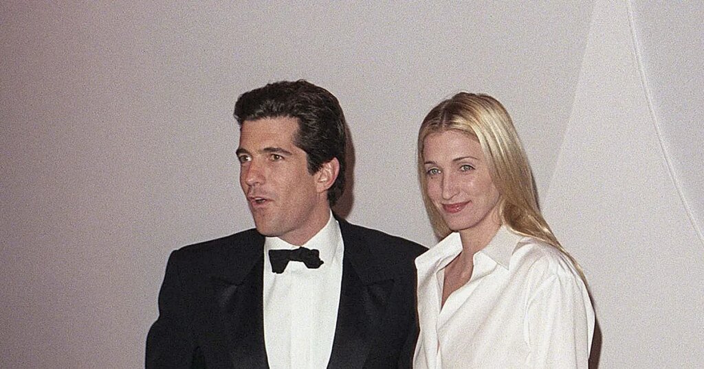 carolyn_bessette-U62814440647tJq-1200x630@diario_abc.jpg
