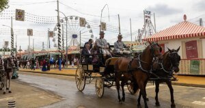 coche-caballos-feria-U28827136471gsQ-1200x630@diario_abc.jpg