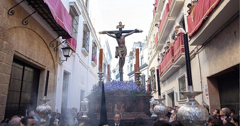cristo-burgos-convento-U20452331120VRk-1200x630@diario_abc.jpeg