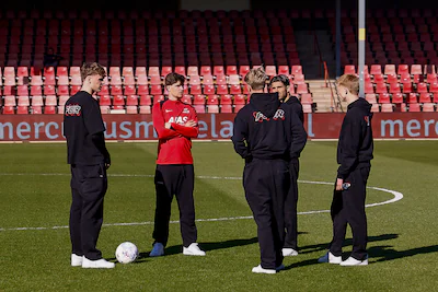 deventer-23-04-2026-stadium-de-adelaarshorst-season-2025-2026-dutch-eredivisie-football-match-betwee.webp