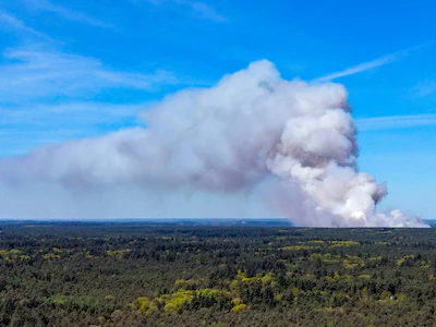 een-natuurbrand-op-het-artillerieterrein-in-t-harde.webp