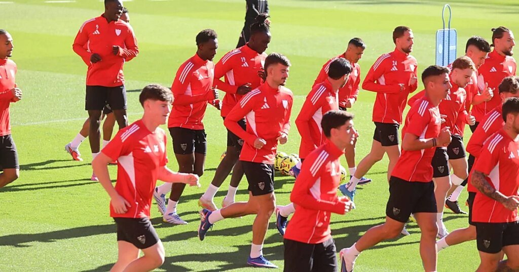 entrenamiento-sevilla-oviedo-doblado-U38152467461wly-1200x630@diario_abc.jpeg