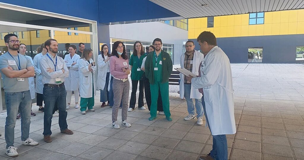 medicos-U48601426735kMc-1200x630@diario_abc.jpg
