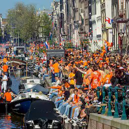 volle-treinen-en-strenger-beleid-in-amsterdam-dit-moet-je-weten-voor-koningsdag.jpg