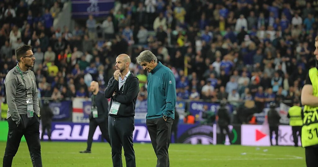xfajardo-pellegrini-betis-doblado-charla20-20copia-U26820014045AtZ-1200x630@diario_abc.jpg