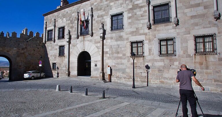 audiencia-avila-ical-U65848778417IDJ-1200x630@diario_abc.jpg