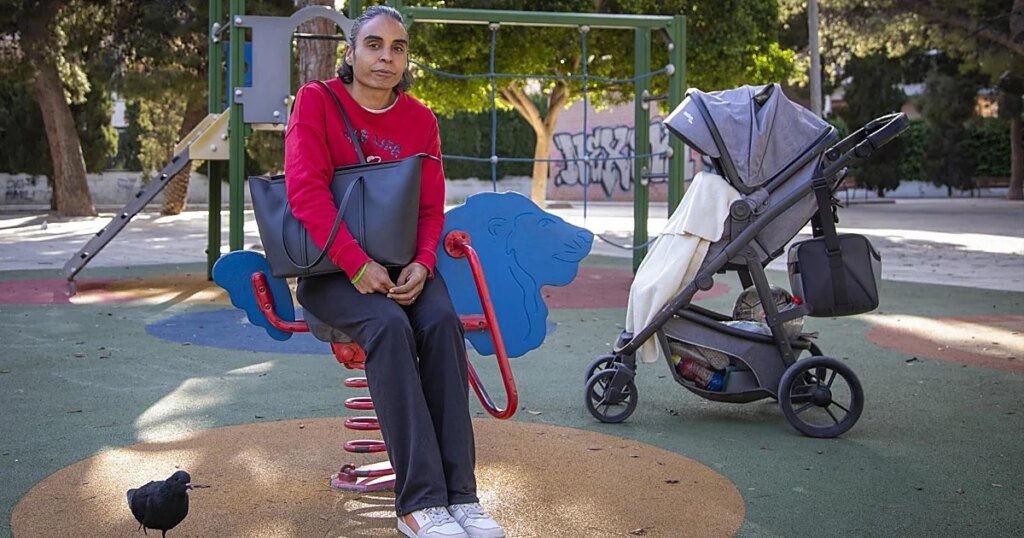 cati-desempleada-custodia-hijos-U85380470073hqh-1200x630@diario_abc.jpg