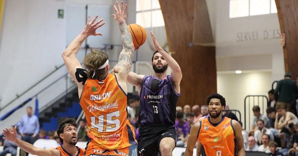 gandia-moron-playoff-U73564203685zoV-1200x630@diario_abc.jpg