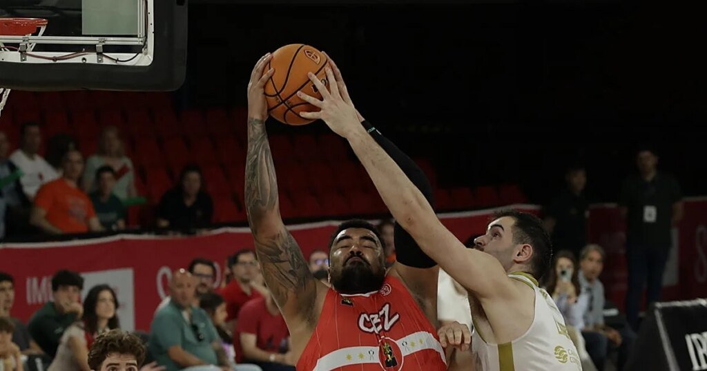 latorre-kolo-caja87-U84575147740eWx-1200x630@diario_abc.JPG