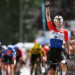 oppermachtige-lorena-wiebes-sprint-in-burgos-naar-haar-125e-profzege.jpg