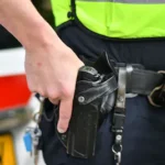 politie-stock-gebruik-vrij-dpg-media-wapen-vuurwapen-waarschuwingsschot-pistool-dienstpistool-foto-c.webp